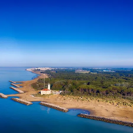 Beachside With Terrace * ビビオーネ