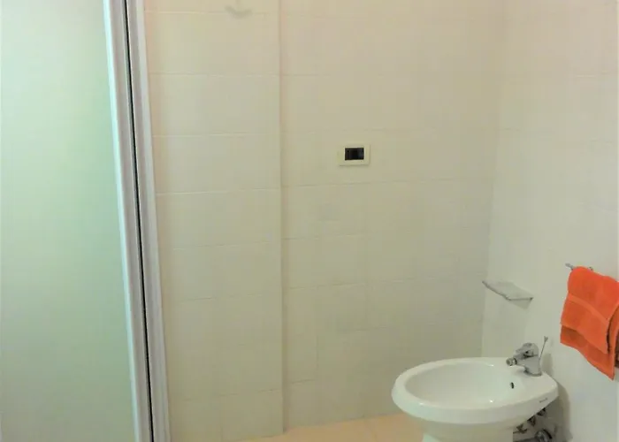 Beachside With Terrace 아파트 *